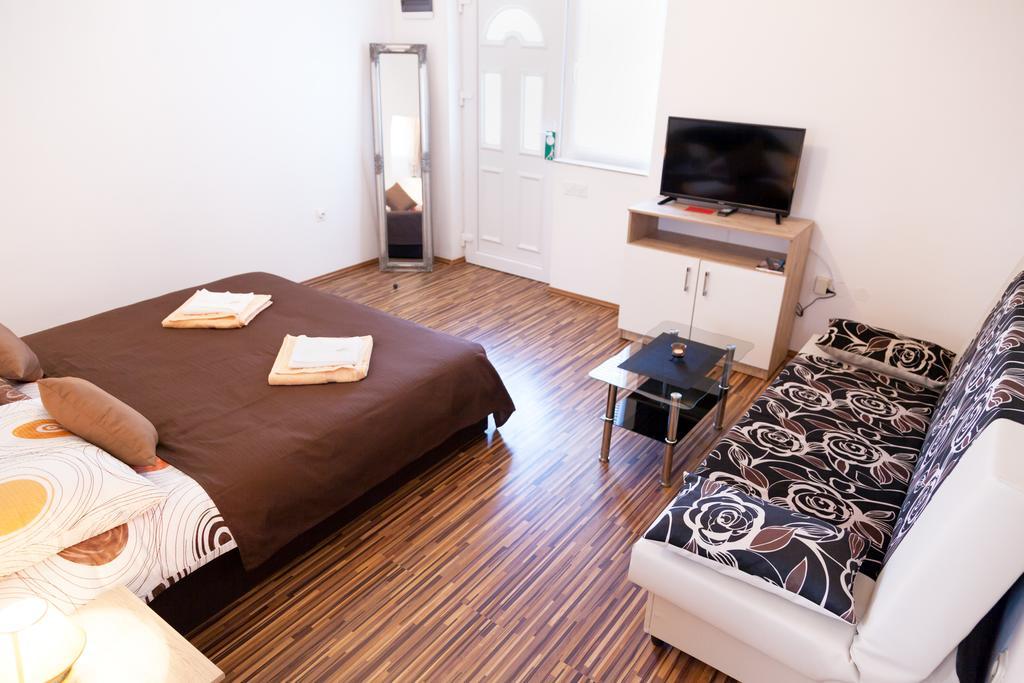 Apartment & Room Toma Smoljanac Dış mekan fotoğraf