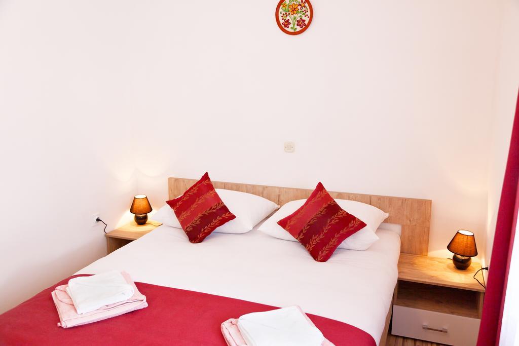 Apartment & Room Toma Smoljanac Dış mekan fotoğraf