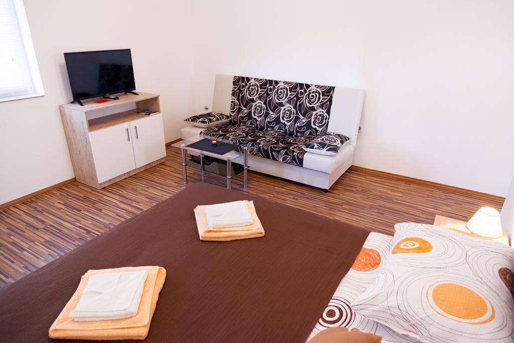 Apartment & Room Toma Smoljanac Dış mekan fotoğraf