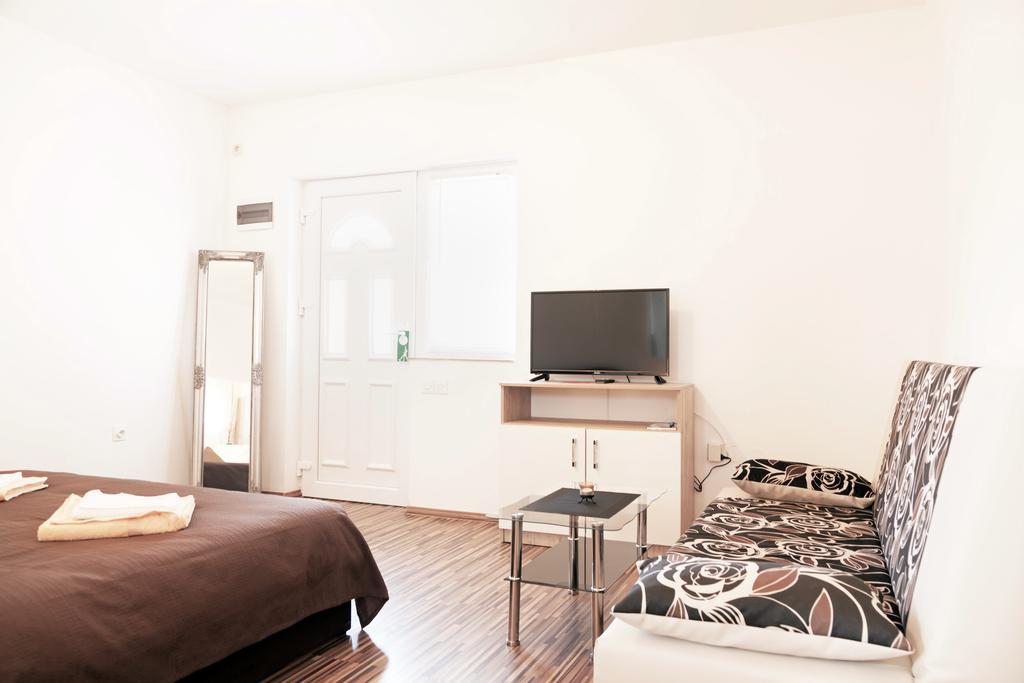 Apartment & Room Toma Smoljanac Dış mekan fotoğraf