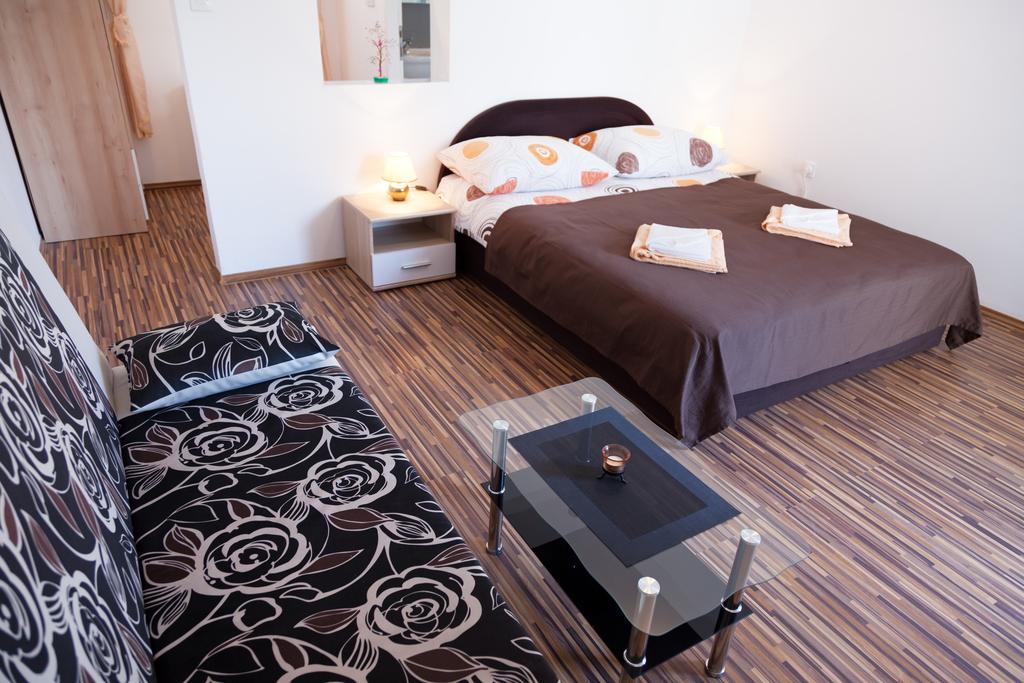 Apartment & Room Toma Smoljanac Dış mekan fotoğraf