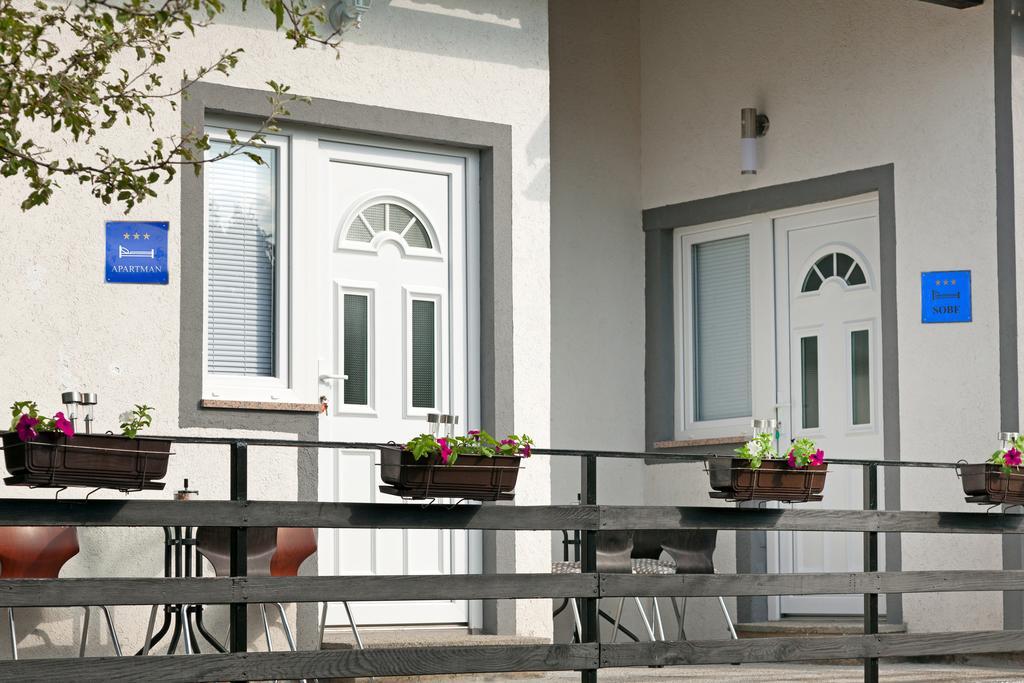 Apartment & Room Toma Smoljanac Dış mekan fotoğraf