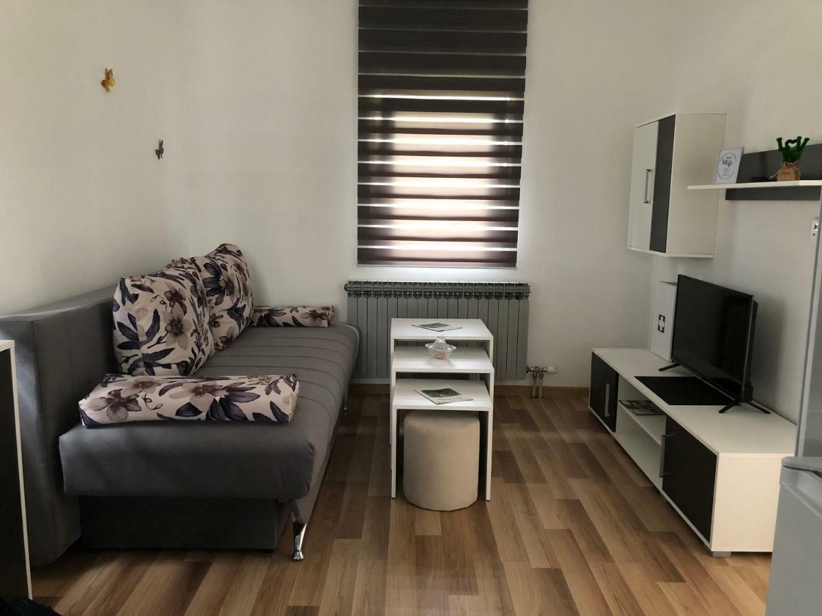 Apartment & Room Toma Smoljanac Dış mekan fotoğraf