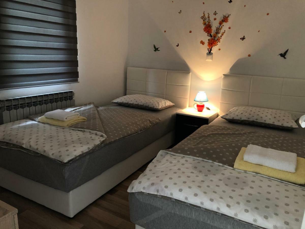 Apartment & Room Toma Smoljanac Dış mekan fotoğraf
